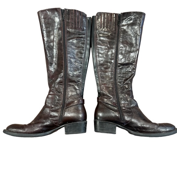Born,Helen style Chianti burnish brush off low riding boots. Size 8 model D78647 - Picture 2 of 5